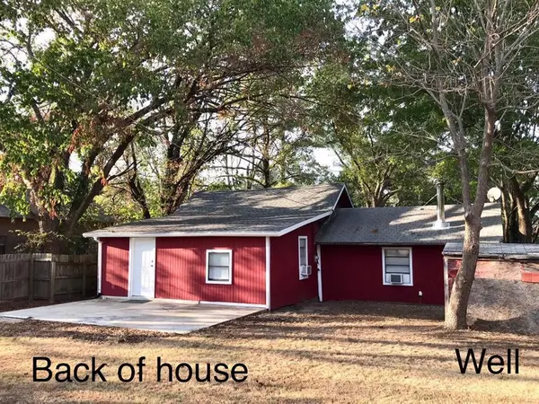 411 E Hickory ST, Holdenville, OK 74848