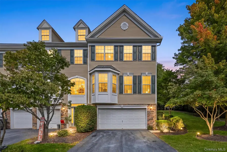 105 Barr LN, Monroe, NY 10950