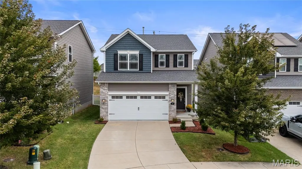 17 Rydal PL, St Charles, MO 63303