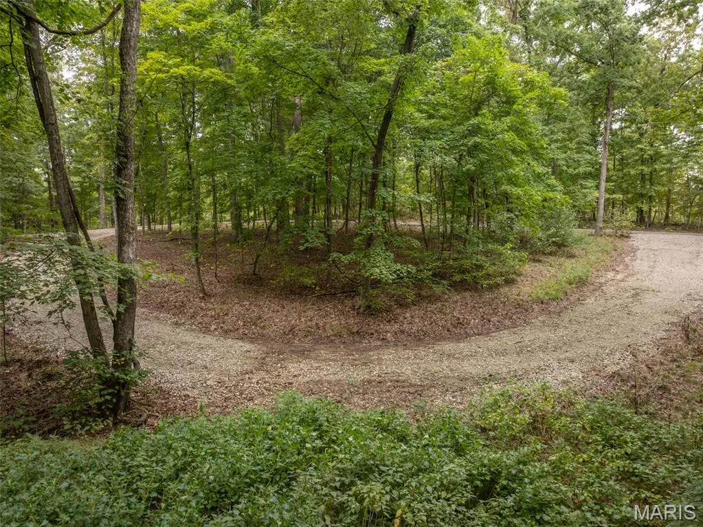 2527 Alpine Trails DR, Innsbrook, MO 63390