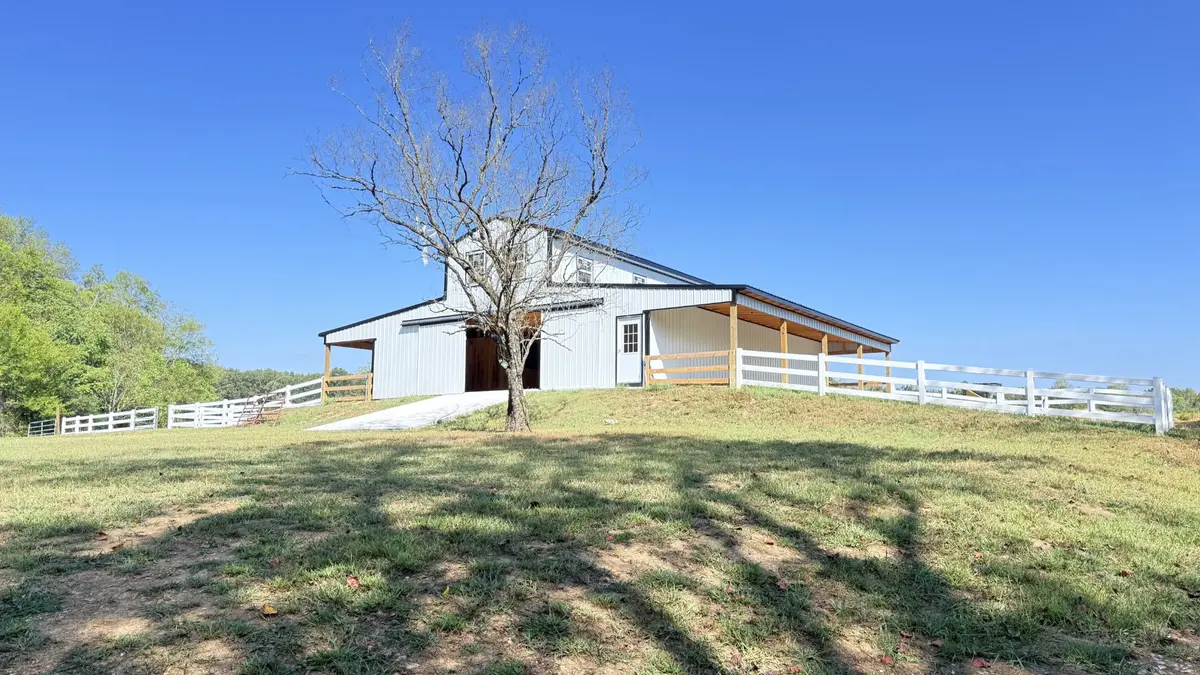 2327 Ovoca Rd, Tullahoma, TN 37388