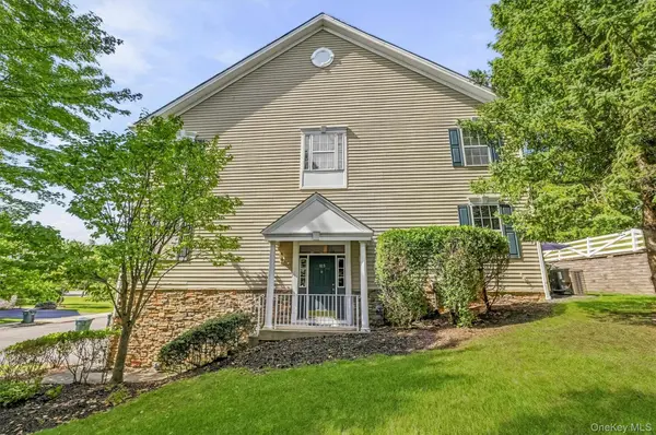 105 Barr LN, Monroe, NY 10950