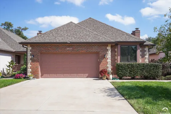 2422 SW Brookhaven LN, Topeka, KS 66614