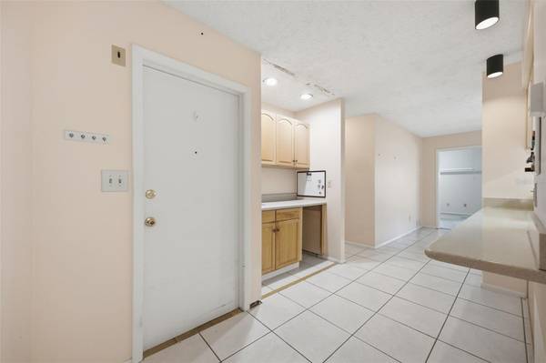 4609 DEERWALK AVE, Tampa, FL 33624