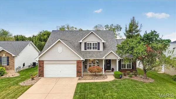 3277 Mango DR, St Charles, MO 63301