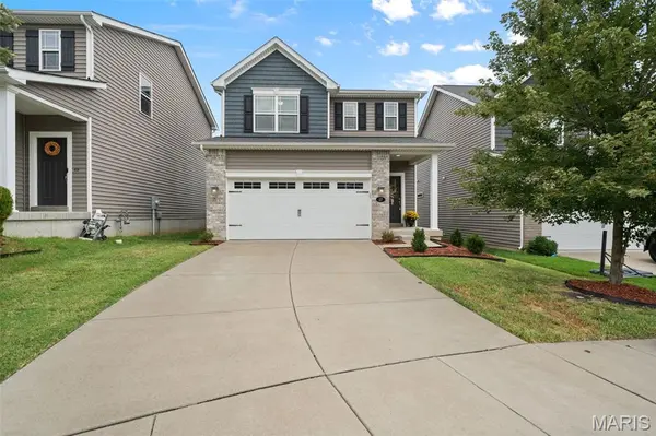 17 Rydal PL, St Charles, MO 63303