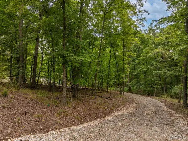 2527 Alpine Trails DR, Innsbrook, MO 63390