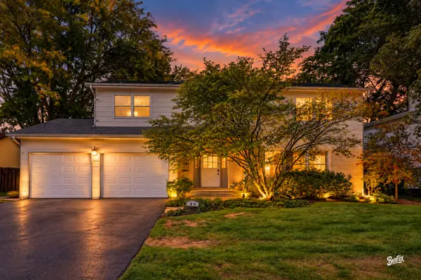 4 W Suffield DR, Arlington Heights, IL 60004
