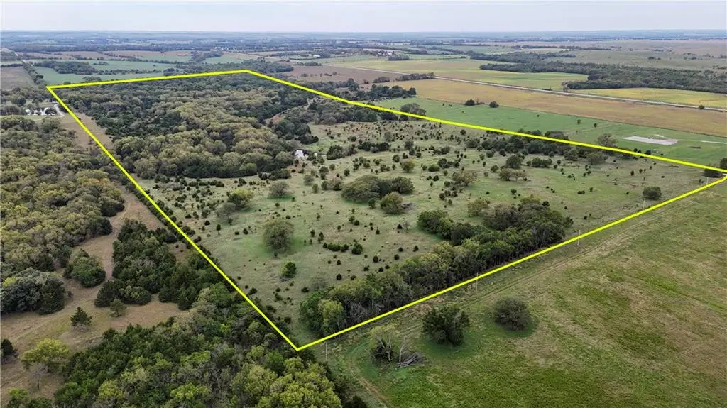 22102 75 HWY, Lyndon, KS 66451