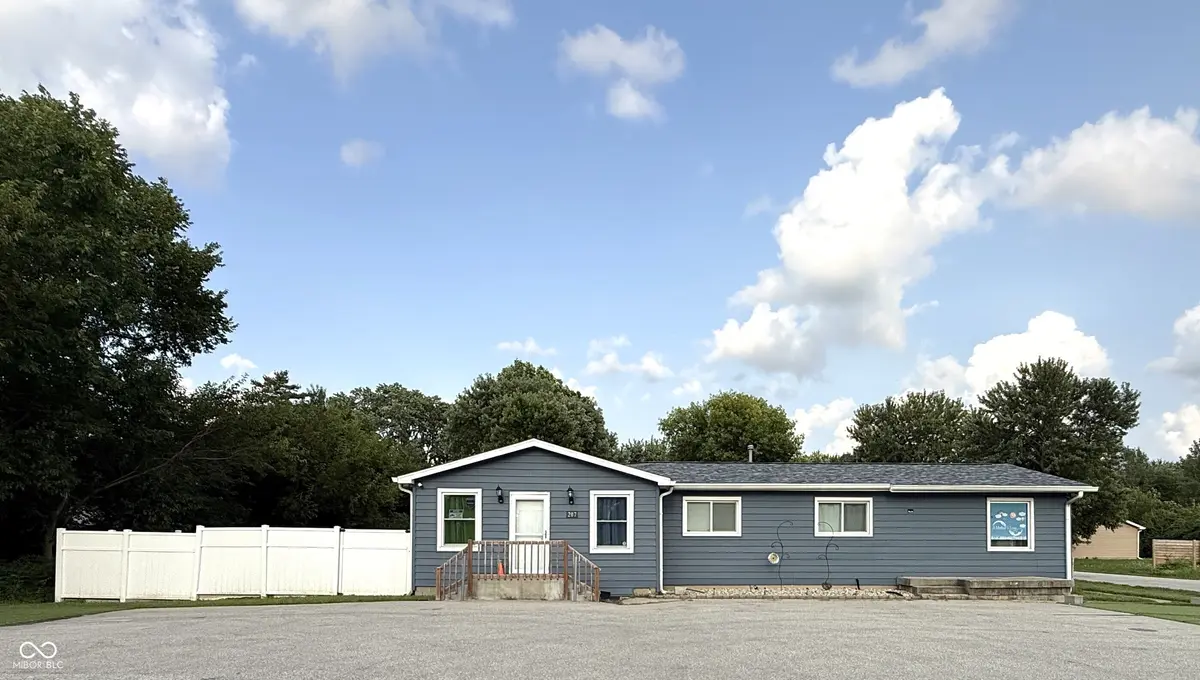 207 S Girls School RD, Indianapolis, IN 46231