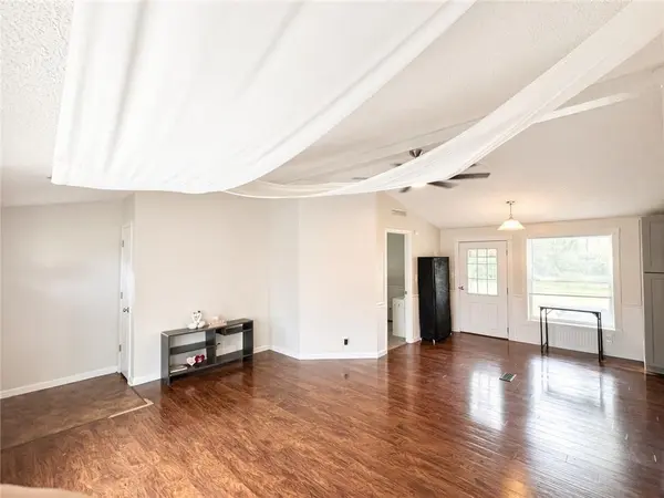 352 SE 75th RD, Warrensburg, MO 64093