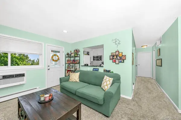 61 Adams #2A, Central Islip, NY 11722