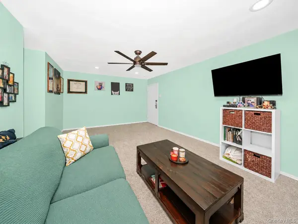61 Adams #2A, Central Islip, NY 11722