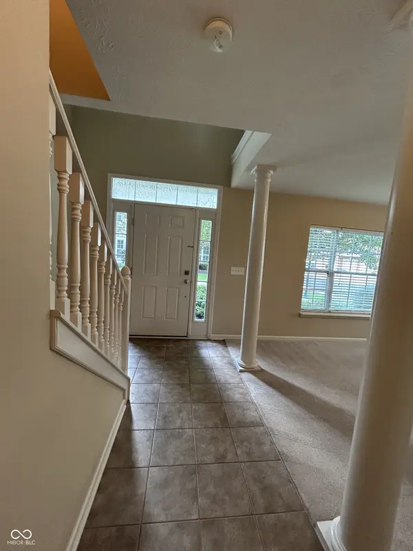 8268 Jo Ellen DR, Fishers, IN 46038
