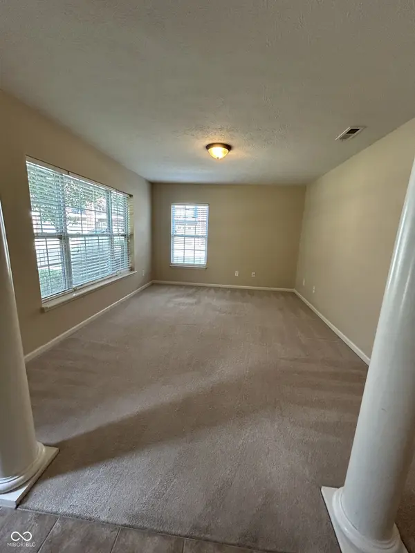8268 Jo Ellen DR, Fishers, IN 46038