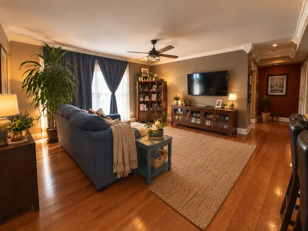 6423 N Damen AVE #3W, Chicago, IL 60645