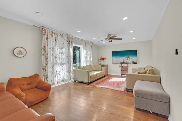 315 Morningside DR, Bloomingdale, IL 60108