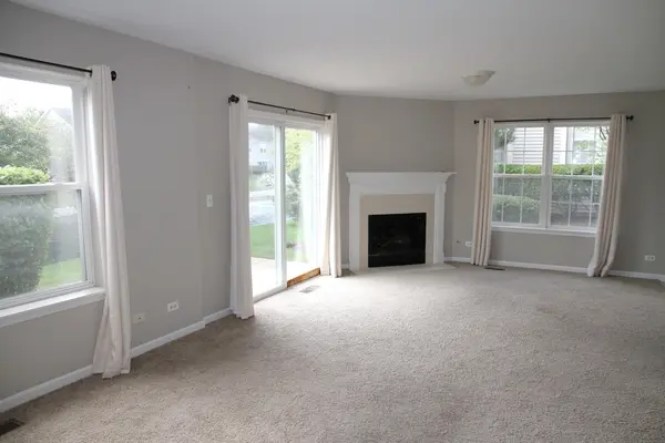 3030 Crystal Rock RD #3030, Naperville, IL 60564