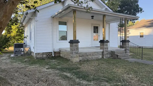 304 W Decherd St, Tullahoma, TN 37388