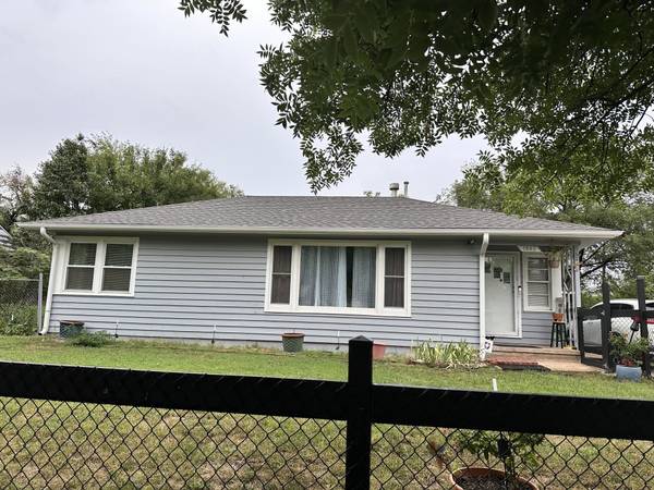 1842 N Estelle, Wichita, KS 67214