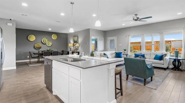 3352 PIER VIEW Street, Grand Prairie, TX 76065