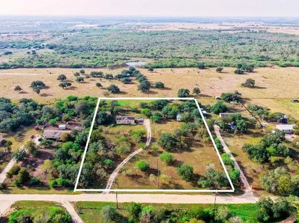 256 High Ridge Meadows DR, Gonzales, TX 78629