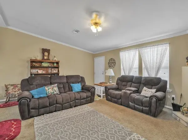 256 High Ridge Meadows DR, Gonzales, TX 78629