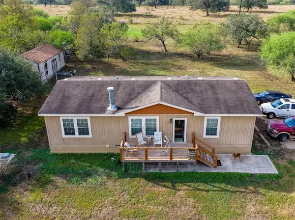 256 High Ridge Meadows DR, Gonzales, TX 78629