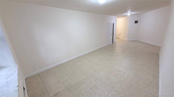 89-20 55th AVE #1P, Elmhurst, NY 11373
