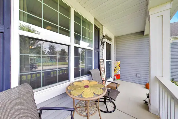 242 Bedford LN, Volo, IL 60073
