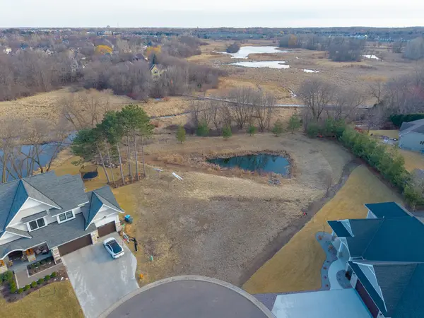 4240 Inland LN N, Plymouth, MN 55446