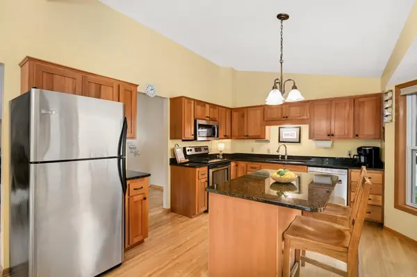 8100 Hidden CT, Chanhassen, MN 55317