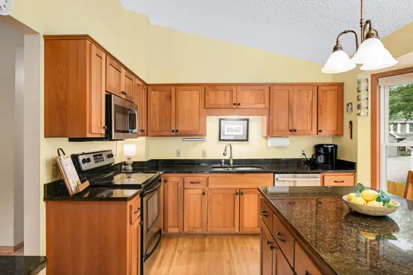 8100 Hidden CT, Chanhassen, MN 55317