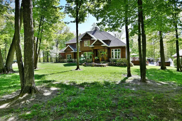 260 Round Lake DR, Shell Lake, WI 54871