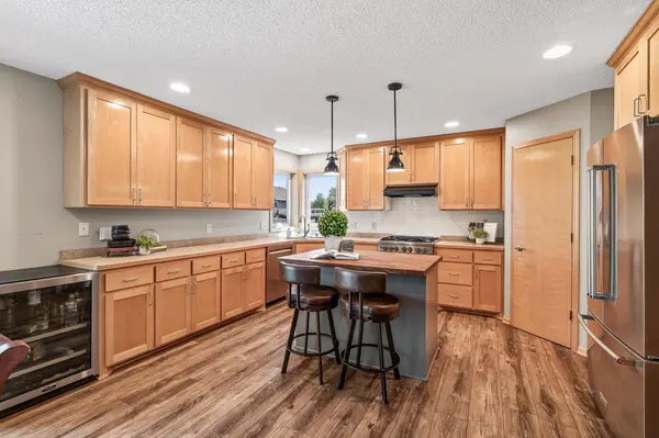 2425 Queen AVE, Shakopee, MN 55379