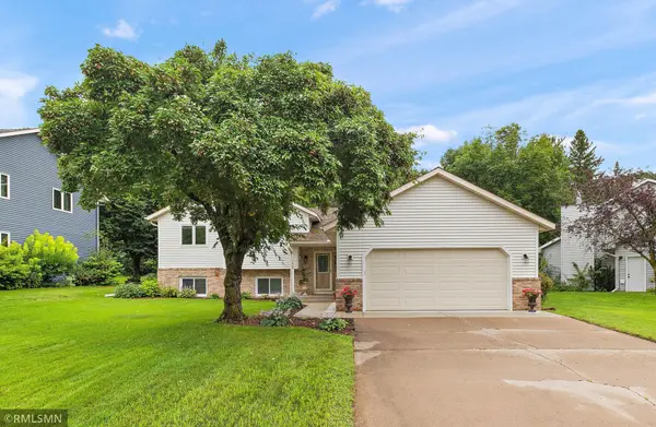1388 Dorland RD S, Maplewood, MN 55119