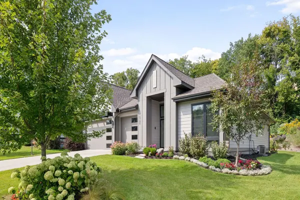 16798 Stirrup LN, Eden Prairie, MN 55347