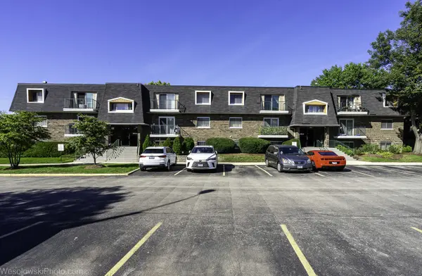 3856 S Parkway DR #3B, Northbrook, IL 60062