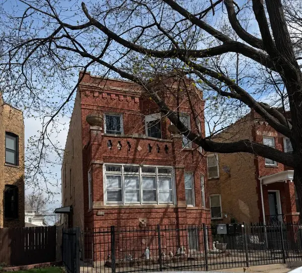 3936 W Cornelia AVE #1, Chicago, IL 60618