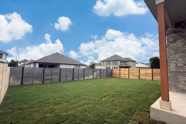 1105 Stonehill DR, Georgetown, TX 78633