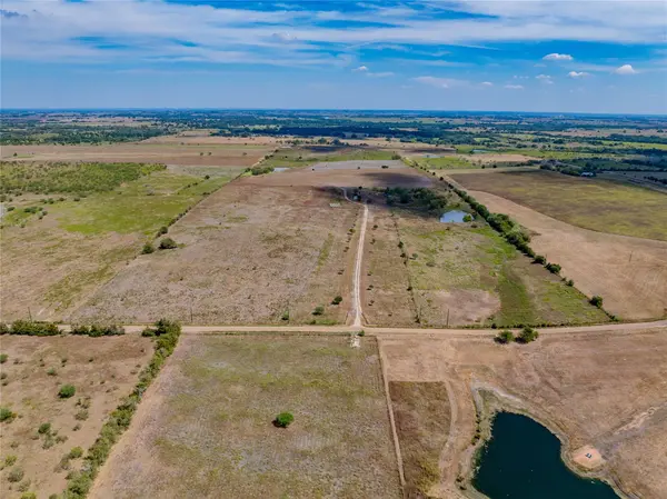5915 Guettermann Ehler RD, Muldoon, TX 78949