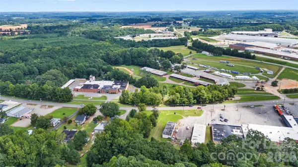 694 N Main ST, Troutman, NC 28166