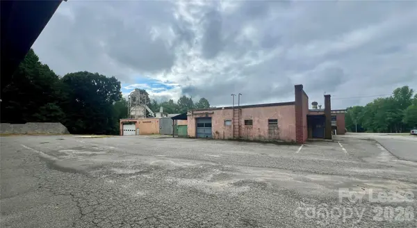 694 N Main ST, Troutman, NC 28166