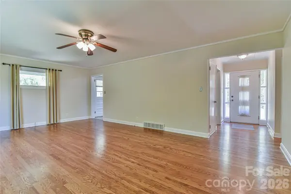 505 Monte Vista RD #B, Candler, NC 28715
