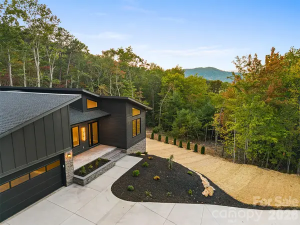 51 Balsamwood RD, Leicester, NC 28748