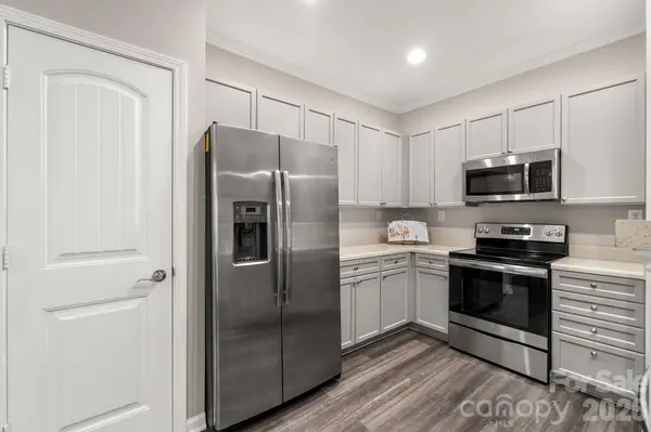 14208 Castle Abbey LN, Charlotte, NC 28277