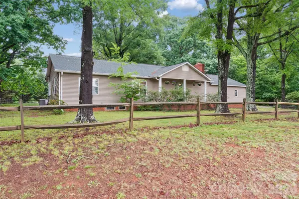 170 Scotts Creek RD, Statesville, NC 28625