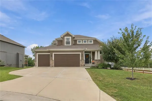 21807 W 46th TER, Shawnee, KS 66226