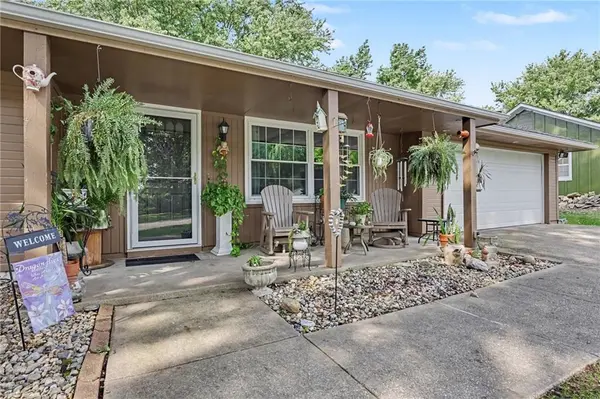 204 14th AVE #N, Greenwood, MO 64034