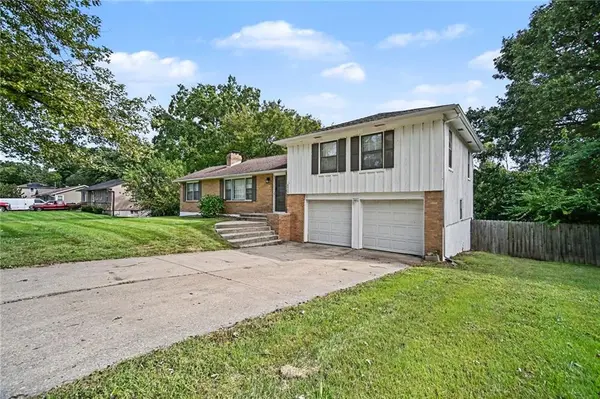 6005 Laurel AVE, Raytown, MO 64133